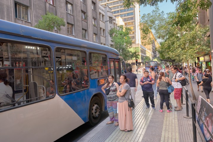 Ppl waiting for bus Santiago